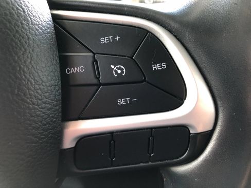 Used 2019 Jeep Compass Limited AWD/4WD image 35