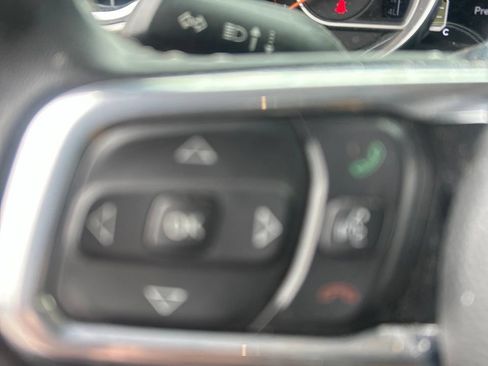Used 2022 Jeep Wrangler Unlimited Sahara AWD/4WD image 21
