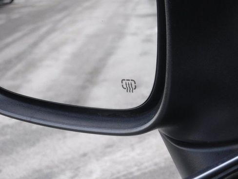 Certified 2020 Chrysler Voyager L image 23