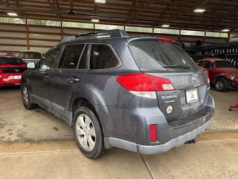 Used 2010 Subaru Outback 2.5i Premium AWD/4WD image 7