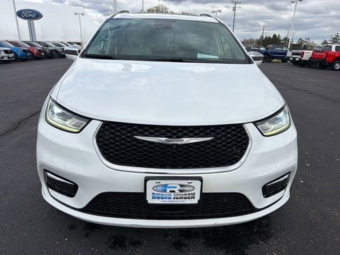 Used 2021 Chrysler Pacifica Limited w/ Premium & Safety Sphere Group AWD/4WD image 8