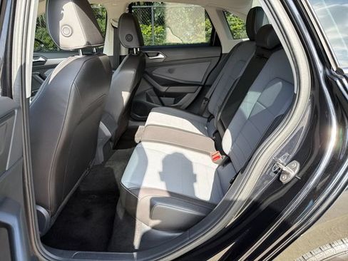 Used 2025 Volkswagen Jetta SE FWD image 14