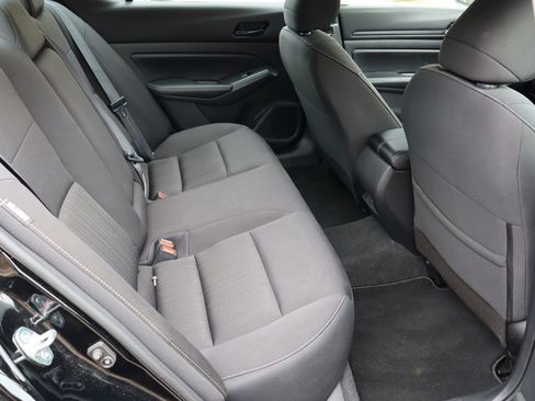 Used 2024 Nissan Altima 2.5 SV FWD image 17