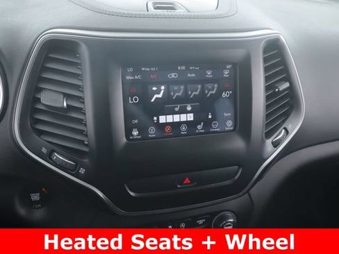 Used 2019 Jeep Cherokee Latitude Plus w/ Comfort/Convenience Group AWD/4WD image 4