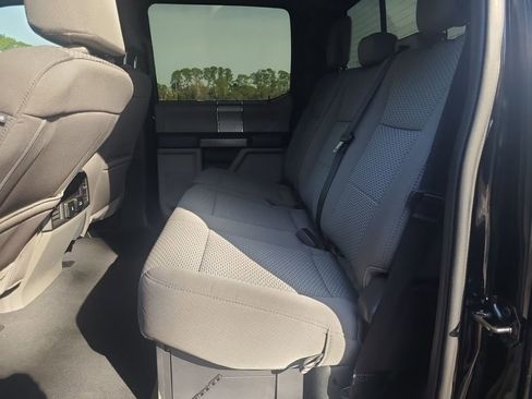 Used 2022 Ford F250 XLT w/ Black Appearance Package image 17
