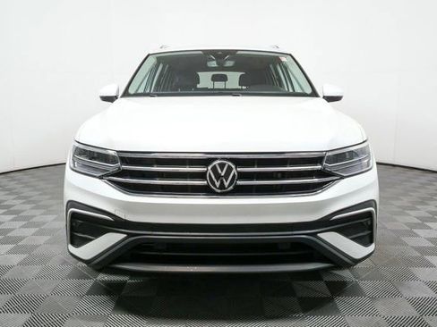 Certified 2023 Volkswagen Tiguan SE image 32