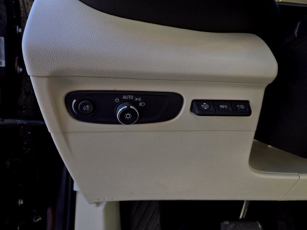 Used 2021 Buick Envision Avenir w/ Technology Package II FWD image 14