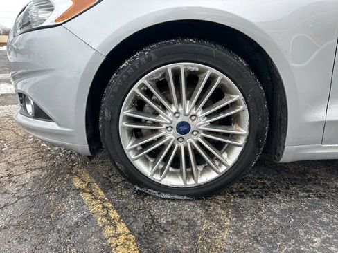 Used 2016 Ford Fusion SE w/ Equipment Group 202A image 14