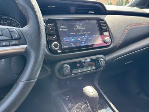 Used 2024 Nissan Kicks SR FWD image 17