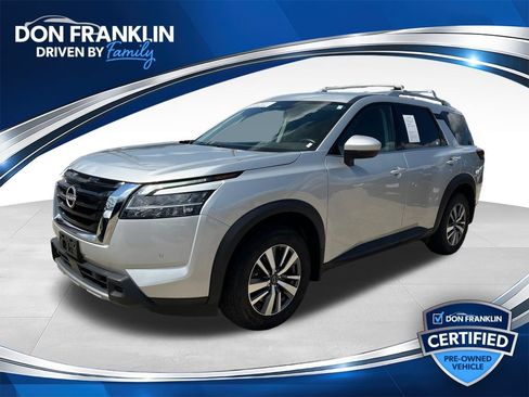 Used 2023 Nissan Pathfinder SL AWD/4WD image 1