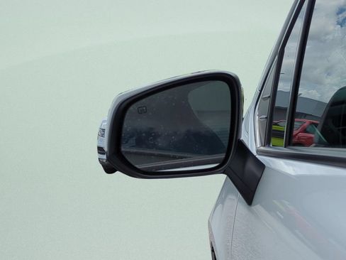 Used 2022 Toyota Sienna XLE FWD image 27