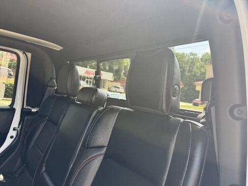 Used 2020 Jeep Gladiator Rubicon AWD/4WD image 34