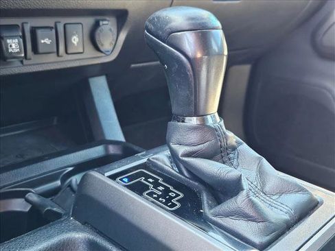 Used 2021 Toyota Tacoma TRD Off-Road w/ Technology Package image 10