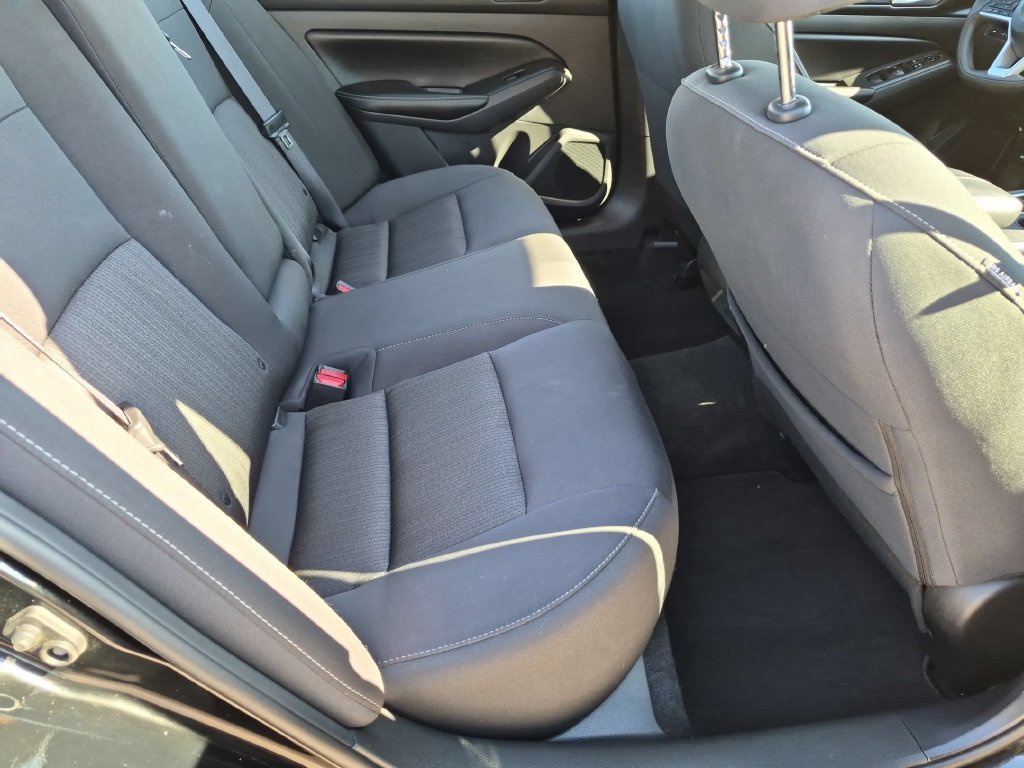 Used 2025 Nissan Altima 2.5 SV FWD image 26