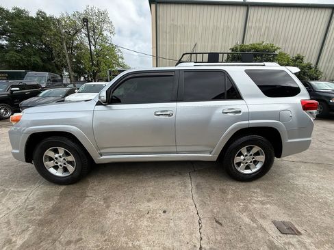 Used 2013 Toyota 4Runner SR5 w/ Convenience Pkg image 4