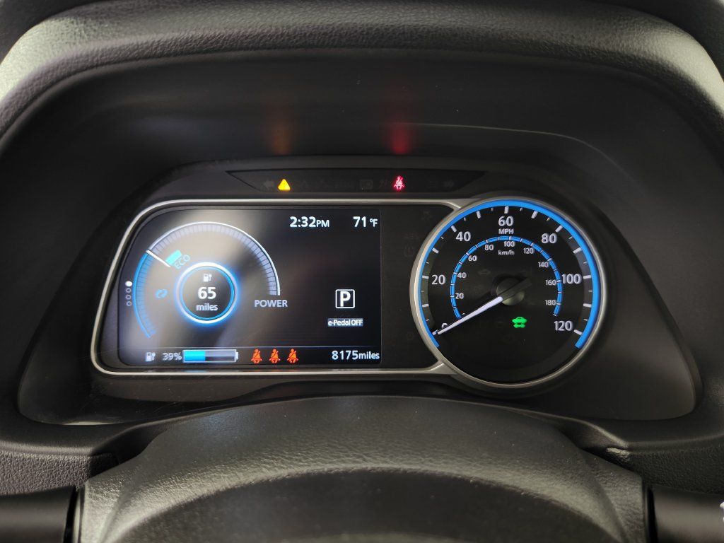 Used 2025 Nissan Leaf S FWD image 23