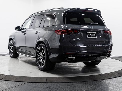 Used 2025 Mercedes-Benz GLS 580 4MATIC image 32