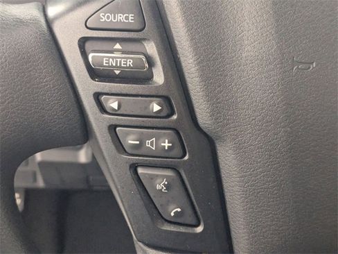 Used 2025 Nissan Frontier SV image 15