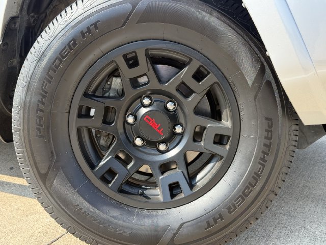 Used 2022 Toyota 4Runner SR5 RWD image 9