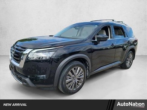 Used 2024 Nissan Pathfinder SL w/ SL Premium Package image 1