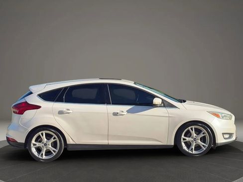 Used 2015 Ford Focus Titanium FWD image 2