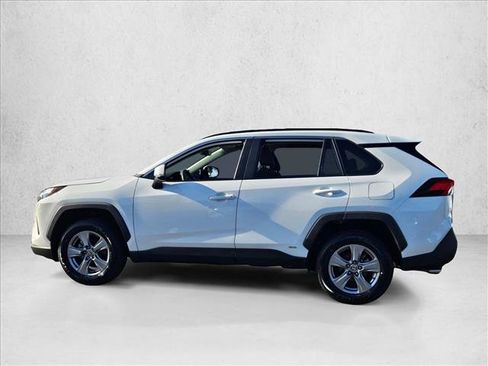 Used 2023 Toyota RAV4 XLE AWD/4WD image 9