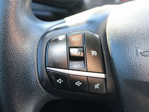 Used 2020 Ford Escape SE image 19