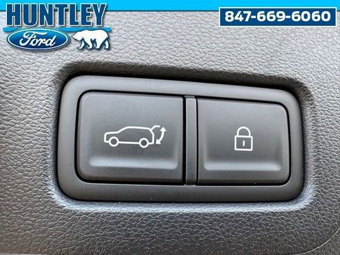 Used 2025 Hyundai Santa Fe Limited AWD/4WD image 16