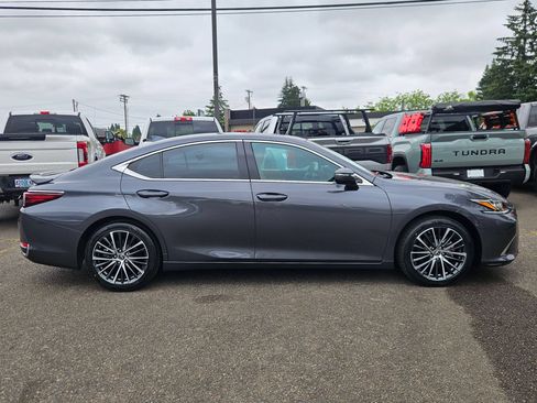 Used 2024 Lexus ES 300h w/ Premium Package FWD image 6