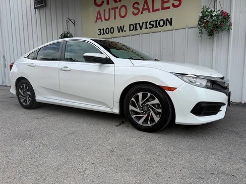 Used 2018 Honda Civic EX image 2