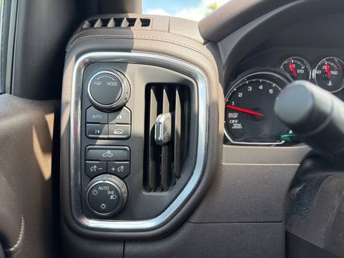 Used 2021 Chevrolet Silverado 1500 LT w/ Convenience Package II AWD/4WD image 6