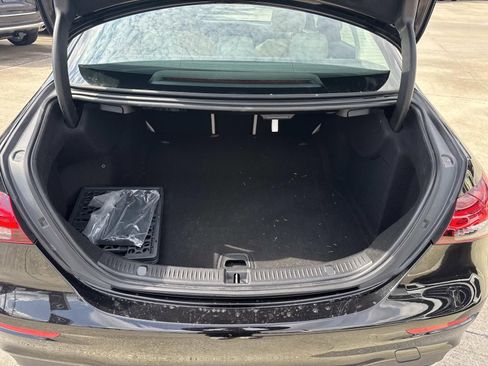 Used 2022 Mercedes-Benz E 350 Sedan image 8