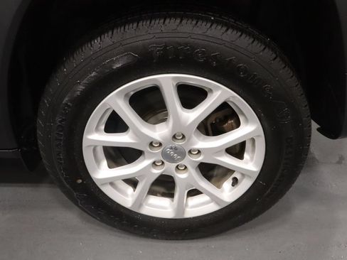 Used 2018 Jeep Cherokee Latitude w/ Safety Group AWD/4WD image 22
