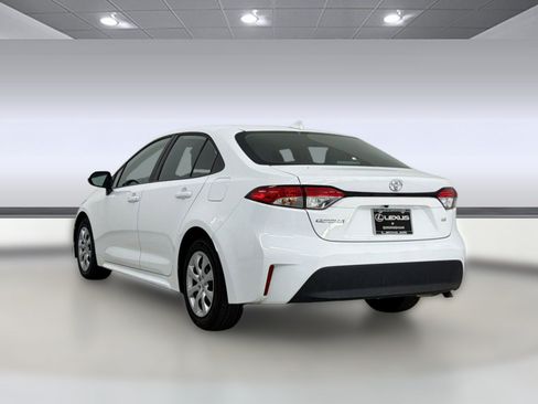 Used 2025 Toyota Corolla LE FWD image 3