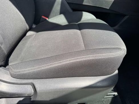 Used 2024 Nissan Rogue S FWD image 11