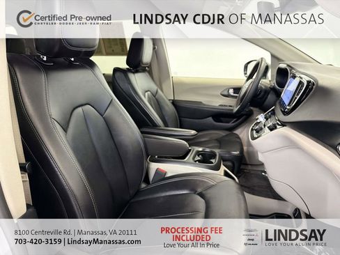 Used 2024 Chrysler Pacifica Touring-L FWD image 15