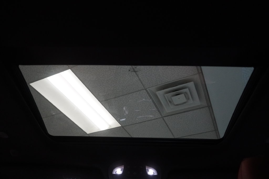 Used 2025 Chrysler Pacifica Pinnacle AWD/4WD image 9