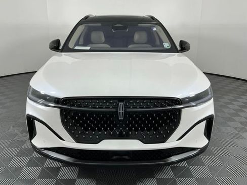 Used 2025 Lincoln Nautilus Reserve w/ Jet Appearance Package AWD/4WD image 3