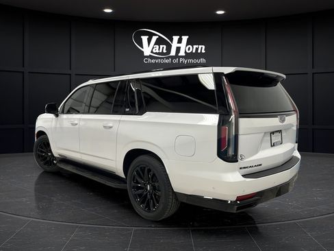 Used 2023 Cadillac Escalade ESV Sport Platinum w/ LPO, ONYX Package AWD/4WD image 3