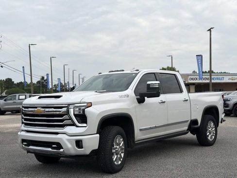 Used 2024 Chevrolet Silverado 2500 High Country w/ Technology Package AWD/4WD image 17