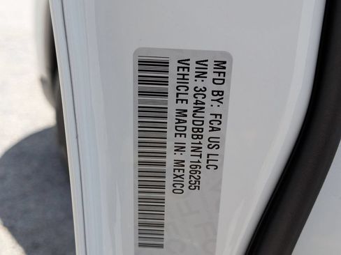Used 2022 Jeep Compass Latitude w/ Sun and Sound Group AWD/4WD image 30
