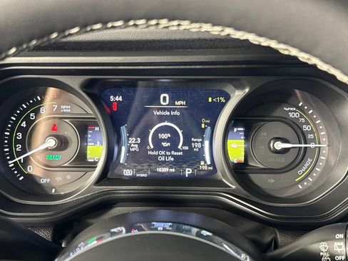 Certified 2025 Jeep Wrangler Unlimited Sahara AWD/4WD image 15