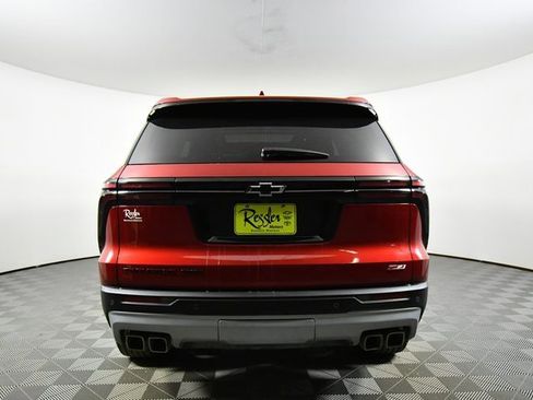 Used 2024 Chevrolet Traverse Z71 image 12