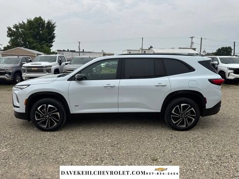 Used 2026 Buick Enclave Sport Touring w/ Power Package AWD/4WD image 2