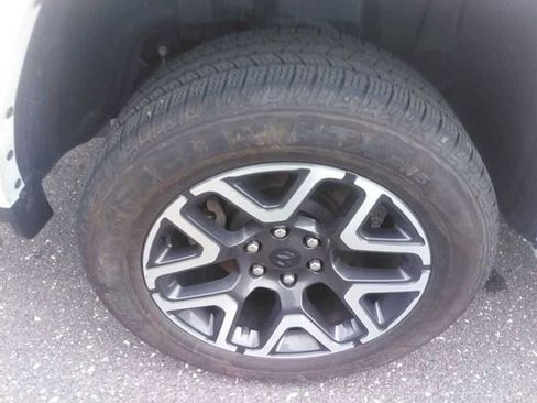 Used 2025 RAM 1500 Laramie AWD/4WD image 16