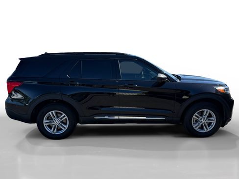 Certified 2023 Ford Explorer XLT w/ Equipment Group 202A AWD/4WD image 6