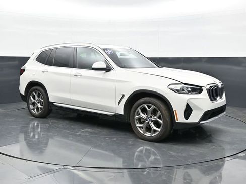 Used 2024 BMW X3 xDrive30i w/ Premium Essential Package AWD/4WD image 3