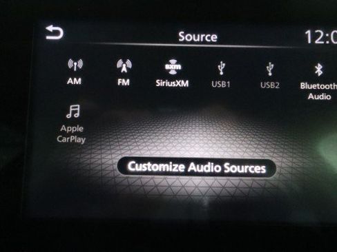 Used 2024 Nissan Titan SV AWD/4WD image 15