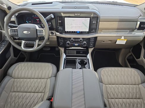 Used 2025 Ford F450 Platinum w/ Platinum Plus Package image 9