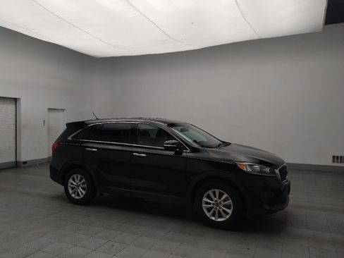 Used 2019 Kia Sorento LX image 11